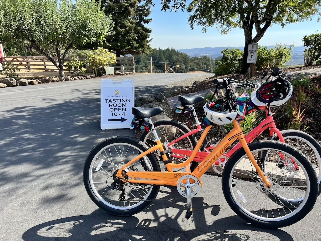 BEST Oregon Scenic Bikeways, bikes at Youngberg Hill